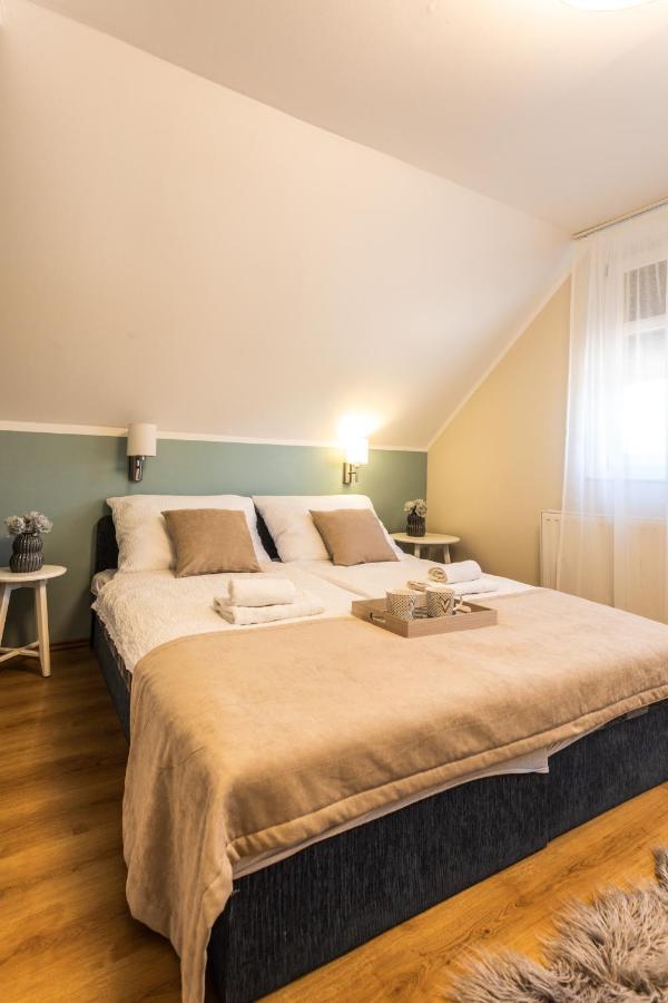 Kikerics Vendeghaz Bed and Breakfast Villány Exteriör bild